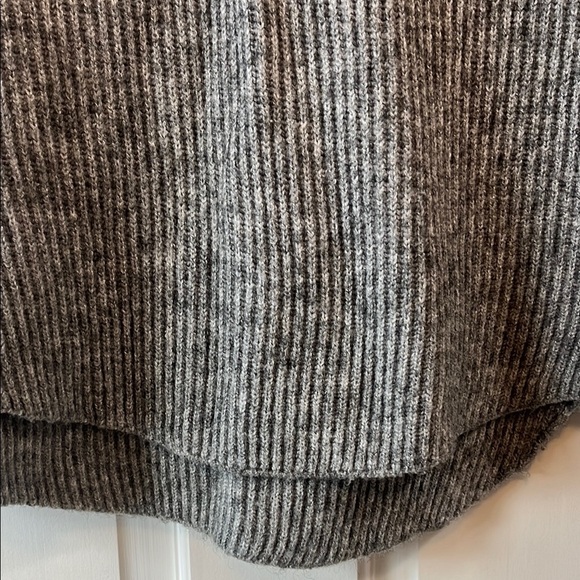 LOFT Chunky Knit Ribbed Wool Blend Gray Sweater w/ Rounded Hem - Size Small - Picture 7 of 13